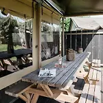 Woodlodge Luxe In Duynpark, Callanstoog Luxusní stan