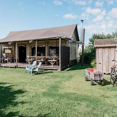 Cozy Wood With Patio Glamping Callantsoog