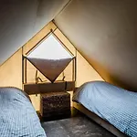 Luxury tent Woodlodge Luxe In Duynpark, Callanstoog Callantsoog